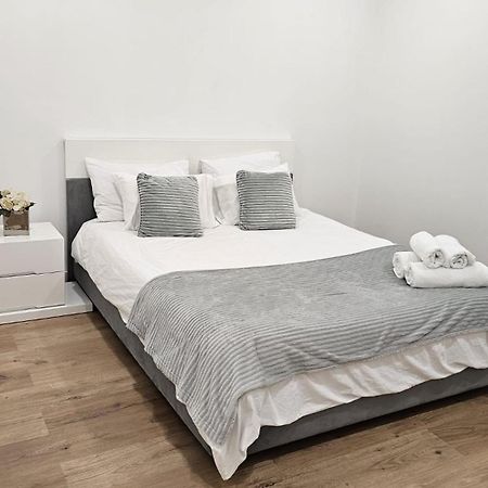 Apartamento T3 Em Lisboa/ Queluz Bagian luar foto